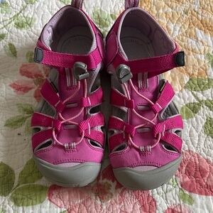 Keen Kids Magnetic Pink Closed-Toe Sandals